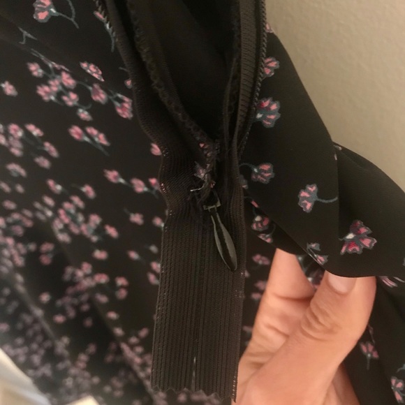 Cupcakes & Cashmere NWT Black Floral Dress size 10 - Picture 4 of 11